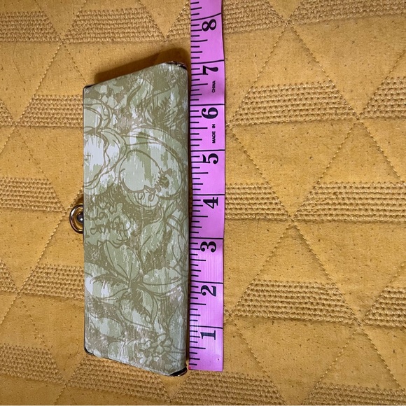 Vintage eyeglass case, pale green floral - Picture 7 of 10